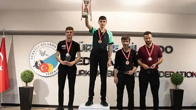 Genç Bilardocu Muhammed Emin Atabey Türkiye Şampiyonu oldu