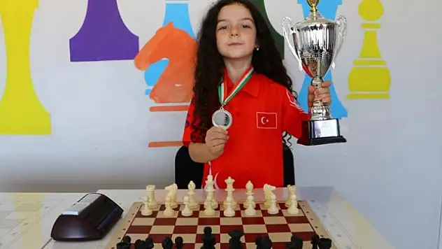 Minik satranççı Kumsal İşlek, Avrupa ikincisi oldu