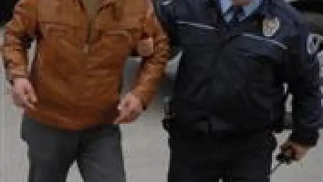 Bilgisayar hırsızları yakalandı