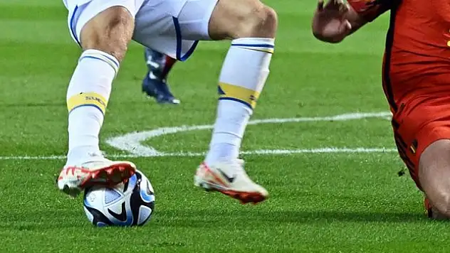 Avrupa Futbol Şampiyonalarının açılış maçları