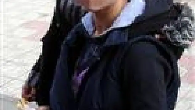 Evden kaçan kızla ilişkiye girdi