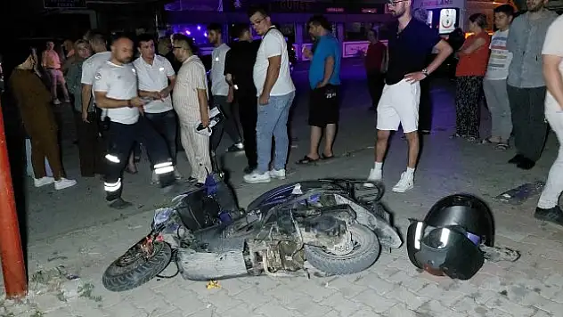 Motosiklet ile hafif ticari araç çarpıştı