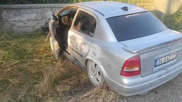 İki ayrı trafik kazasında 3 kişi yaralandı