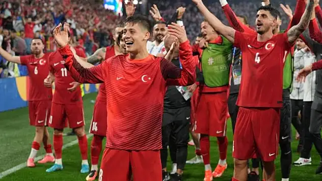 FIFA dünya sıralamasında 2 basamak geriledik