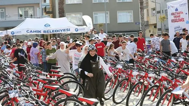 Camiye gelen ödülü kapıyor