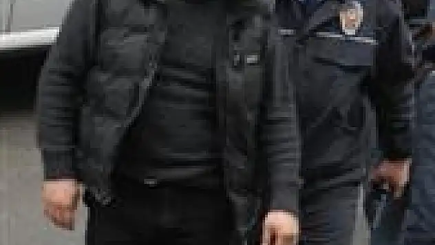 Tartıştığı Genci Bıçakladı