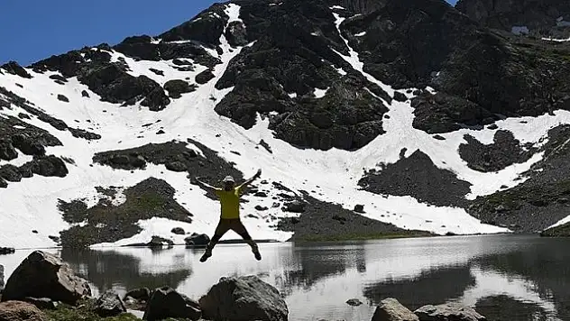 Artabel Gölleri Tabiat Parkı'nda saklı güzellikleri keşfediyor
