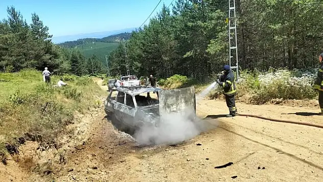 Seyir halinde alev aldı