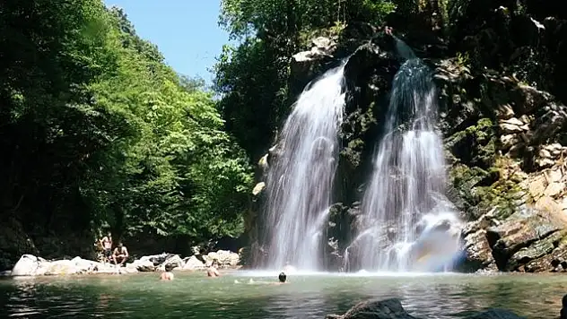 Koruma altındaki Maden Deresi ve Şelalesi, dronla görüntülendi