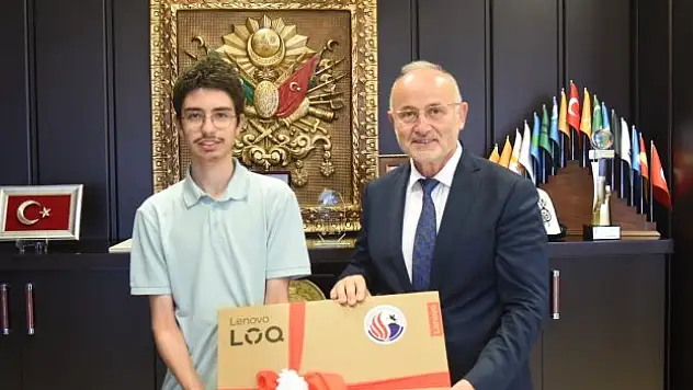 Ünal'dan LGS birincisine tebrik