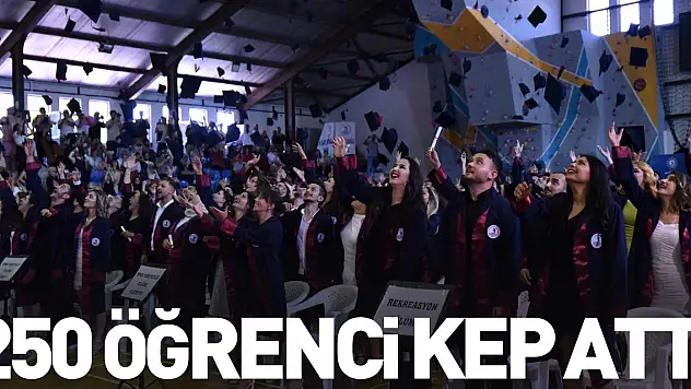 250 öğrenci kep attı