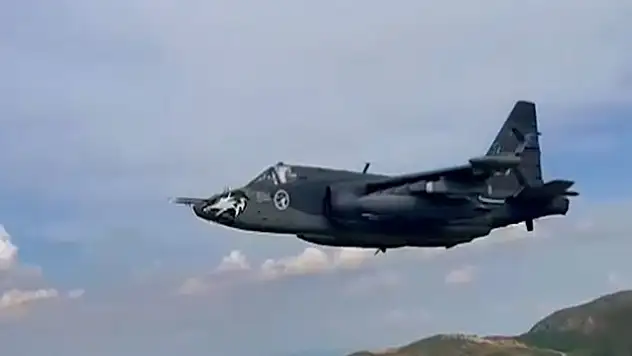 Ukrayna: Rusya'ya ait 'Su-25' tipi savaş uçağını vurduk