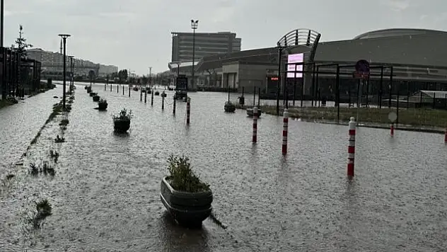 Meteorolojiden 16 il için kuvvetli yağış uyarısı
