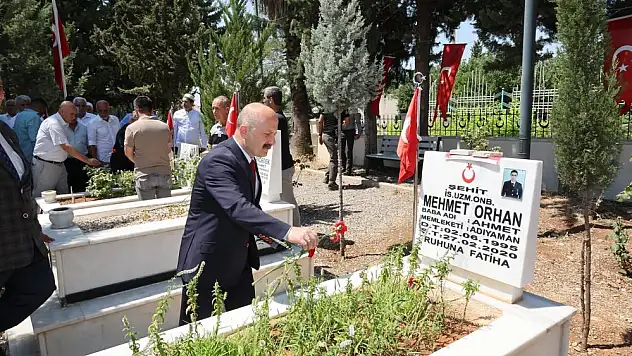 15 TEMMUZ'UN YILDÖNÜMÜNDE ŞEHİTLİK ZİYARETİ