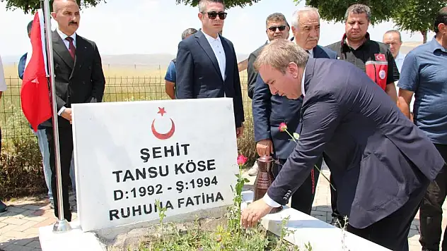 Vali Aydoğdu, 15 Temmuz şehidinin mezarını ziyaret etti