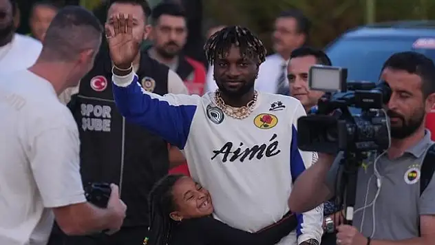 Saint-Maximin Fenerbahçe için İstanbul'da