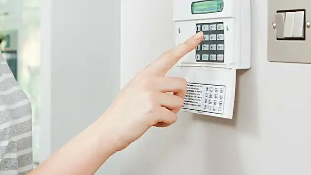 Ev Güvenliğini Sağlamak için Hırsız Alarm Sistemleri: Detaylı Rehber