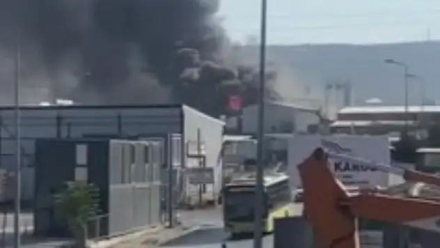 Tır yangını korkuttu