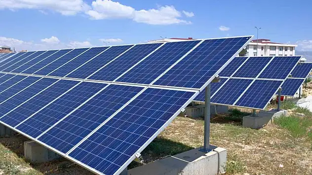 Çevre dostu üniversite kendi enerjisini kendi üretiyor