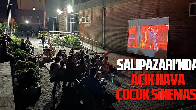 Salıpazarı'nda açık hava çocuk sineması etkinliği yapıldı