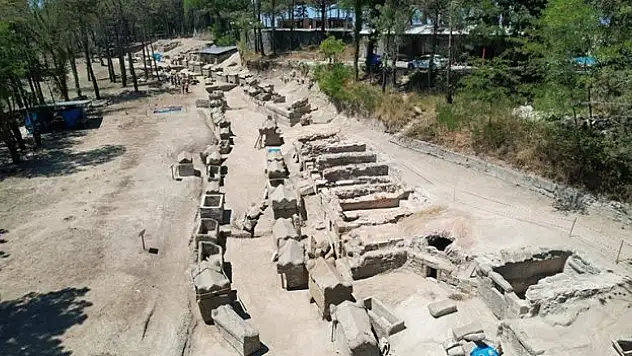 Roma dönemine ait nekropol alanı gün ışığına kavuşuyor
