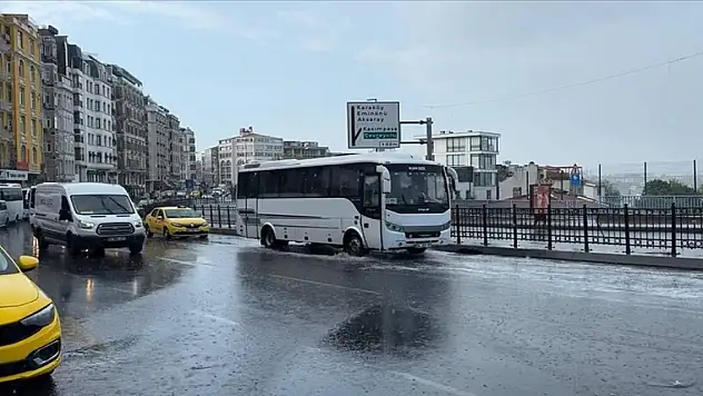İstanbul'da bazı bölgelerde yağış etkili oluyor