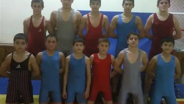 Dağıstanlı Spor Salonu Güreşte Buluşuyor