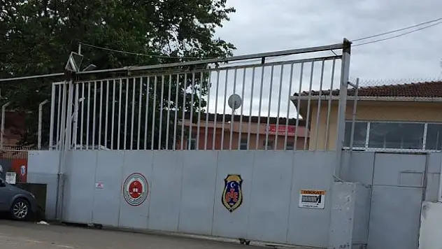 Cezaevinde kendini asan mahkum kurtarılamadı