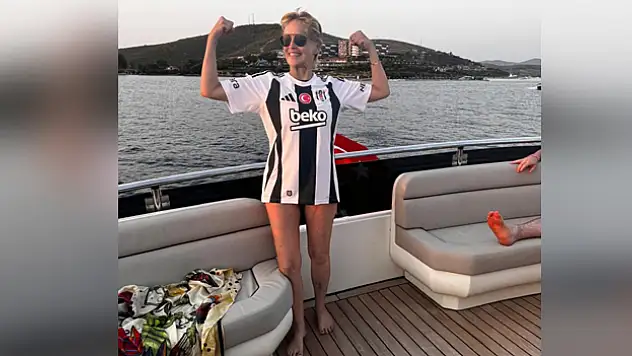 Sharon Stone Bodrum'da tatilde