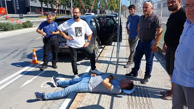 Otomobilin sürücüsü hastanelik oldu