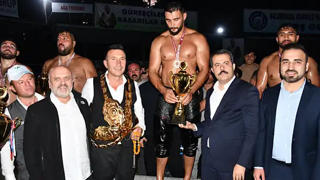 Başpehlivan Mustafa Taş oldu