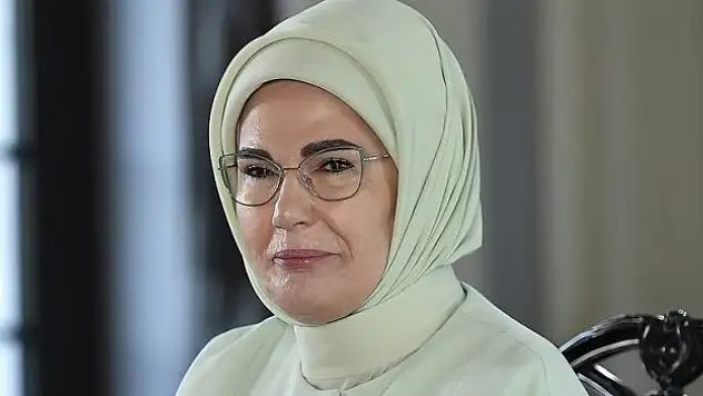 Emine Erdoğan, AK Parti'nin 23. yaşını kutladı