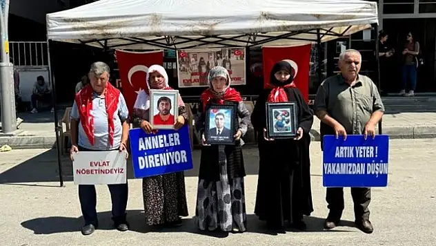 DEM Parti önündeki 'evlat nöbeti' devam ediyor