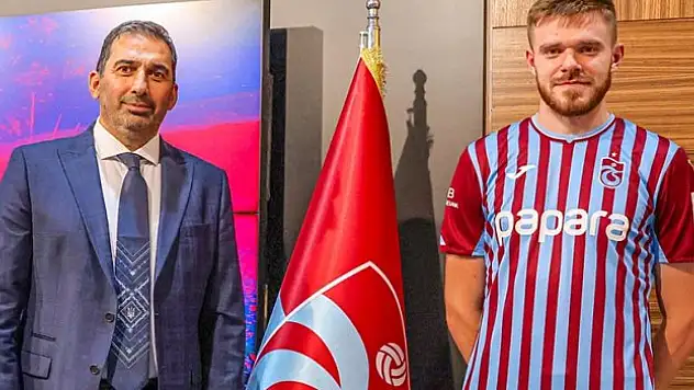 Trabzonspor Arseniy Batagov için imza töreni düzenledi