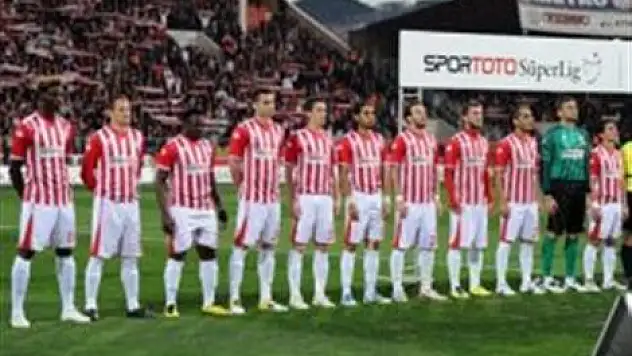 Futbolculara 15'er bin TL prim