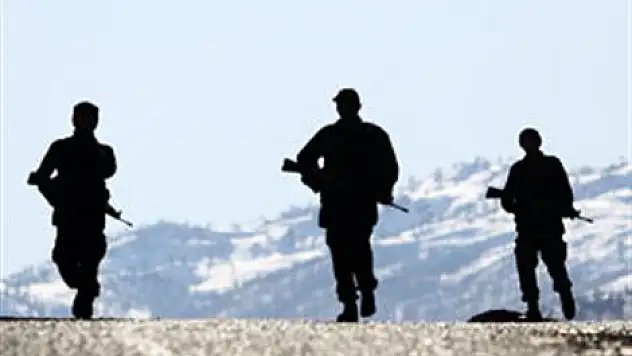 10 terörist teslim oldu