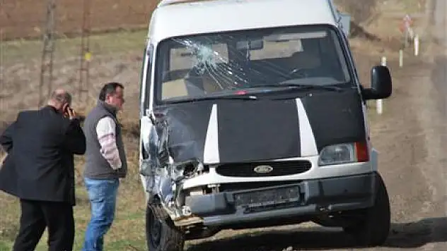 Aynı yönde giderken çarpıştılar