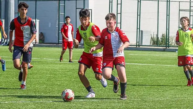 Kıyası mücadeleler ile başladı.