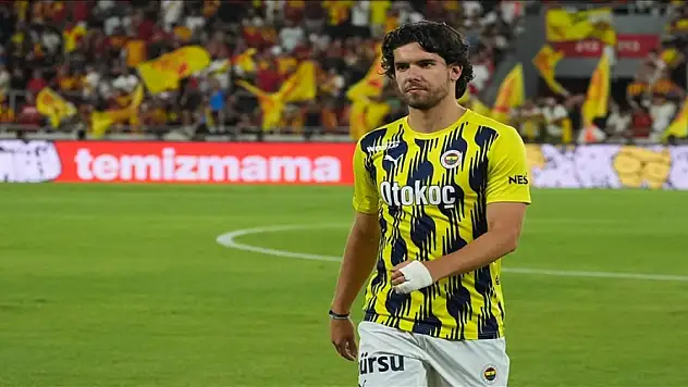 Ferdi Kadıoğlu, Brighton ile transfer görüşmeleri için İngiltere'ye gitti