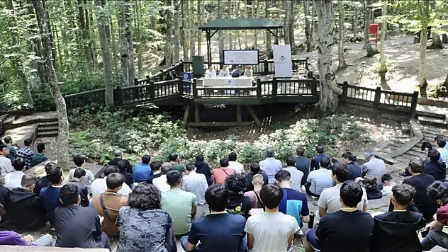 Türk ve yabancı öğrenciler yazar okumalarıyla düşünce dünyalarını zenginleştirdi