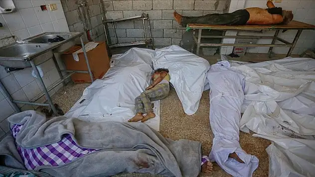 İsrail'in 323 gündür saldırılarını sürdürdüğü Gazze'de can kaybı 40 bin 334'e çıktı