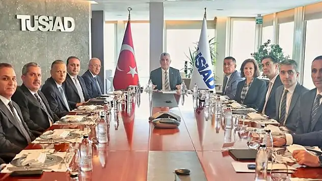 Ticaret Bakanı Bolat, TÜSİAD'ı ziyaret etti