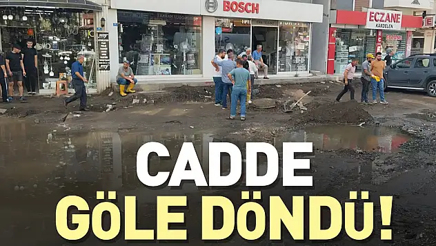 Cadde Göle Döndü!