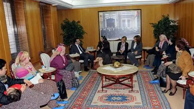 Arslanköy Kadınları Vali Aksoy'u Ziyaret Etti