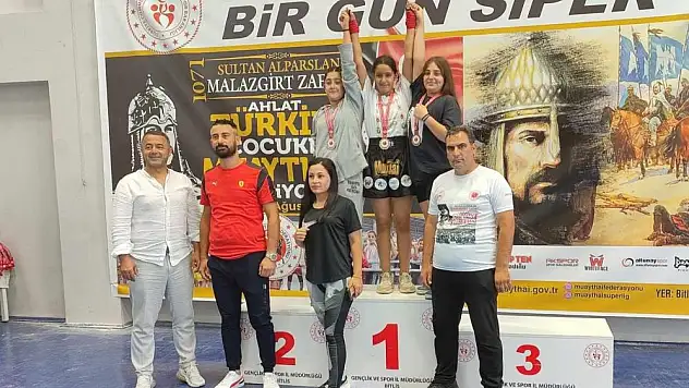 Sporcu Yanak, Muaythaide birinci oldu