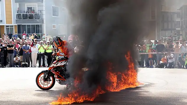 motosiklet şov hayran bıraktı