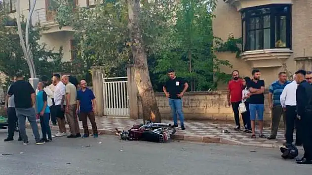 Genç sürücüyü hayattan koparan kaza anı kamerada