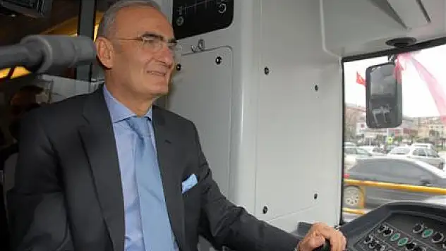 Yılmaz: 'Raylı Sistem İyi Yolda'