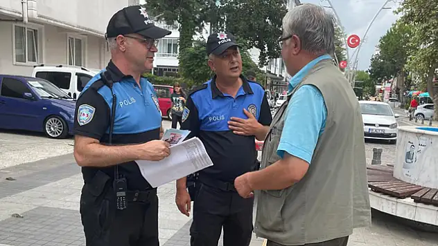 Polis vatandaşları bilgilendirdi
