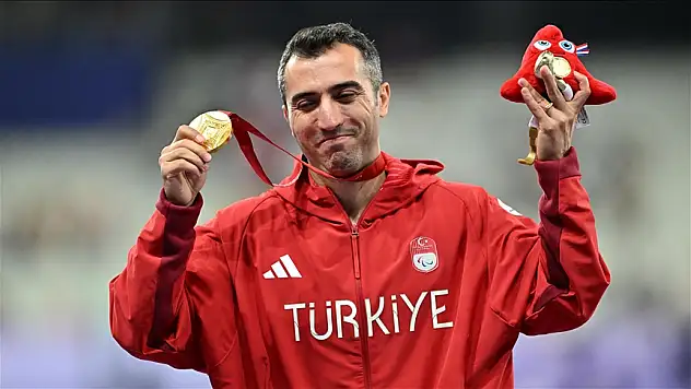Milli atlet Serkan Yıldırım'ın altın madalyası geri alındı